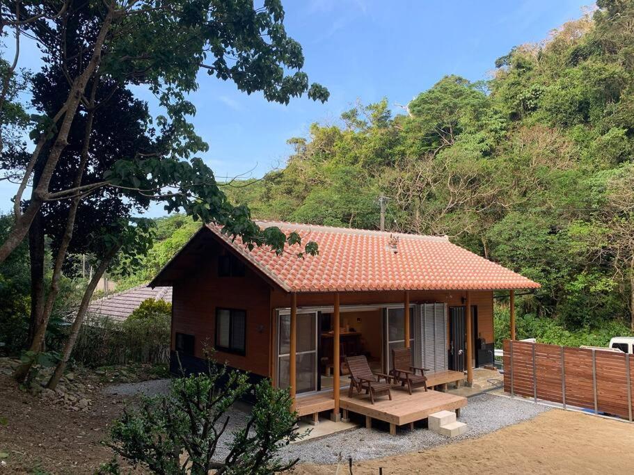 マムヴィッラin森の中の一軒家 Villa Nago Exteriör bild