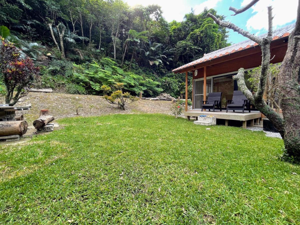 マムヴィッラin森の中の一軒家 Villa Nago Exteriör bild