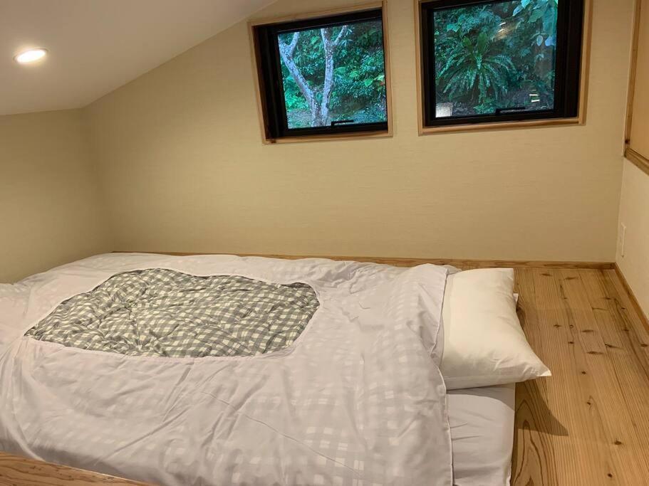 マムヴィッラin森の中の一軒家 Villa Nago Exteriör bild