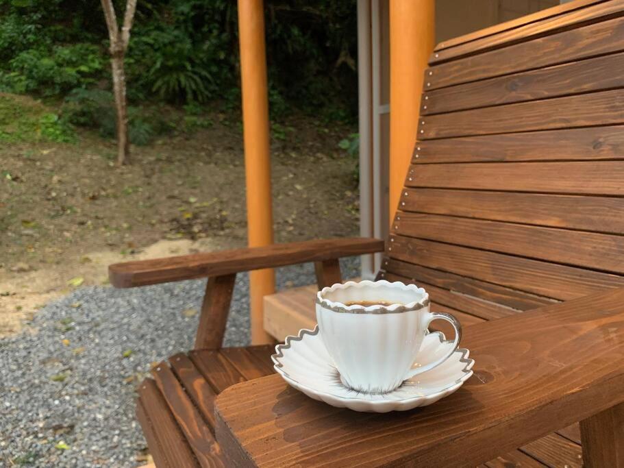 マムヴィッラin森の中の一軒家 Villa Nago Exteriör bild